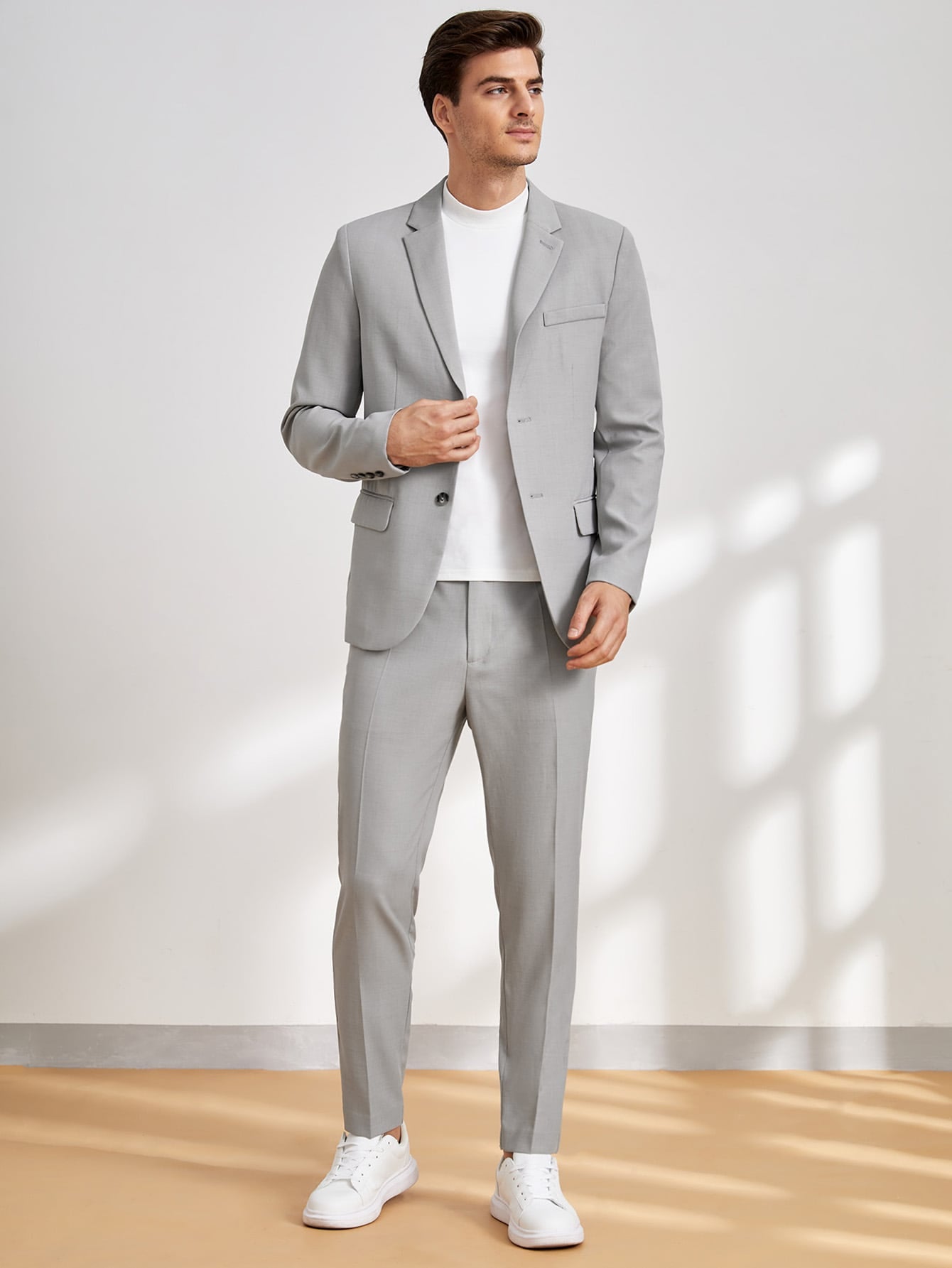 Manfinity Mode Men Solid Blazer & Pants Suit Set