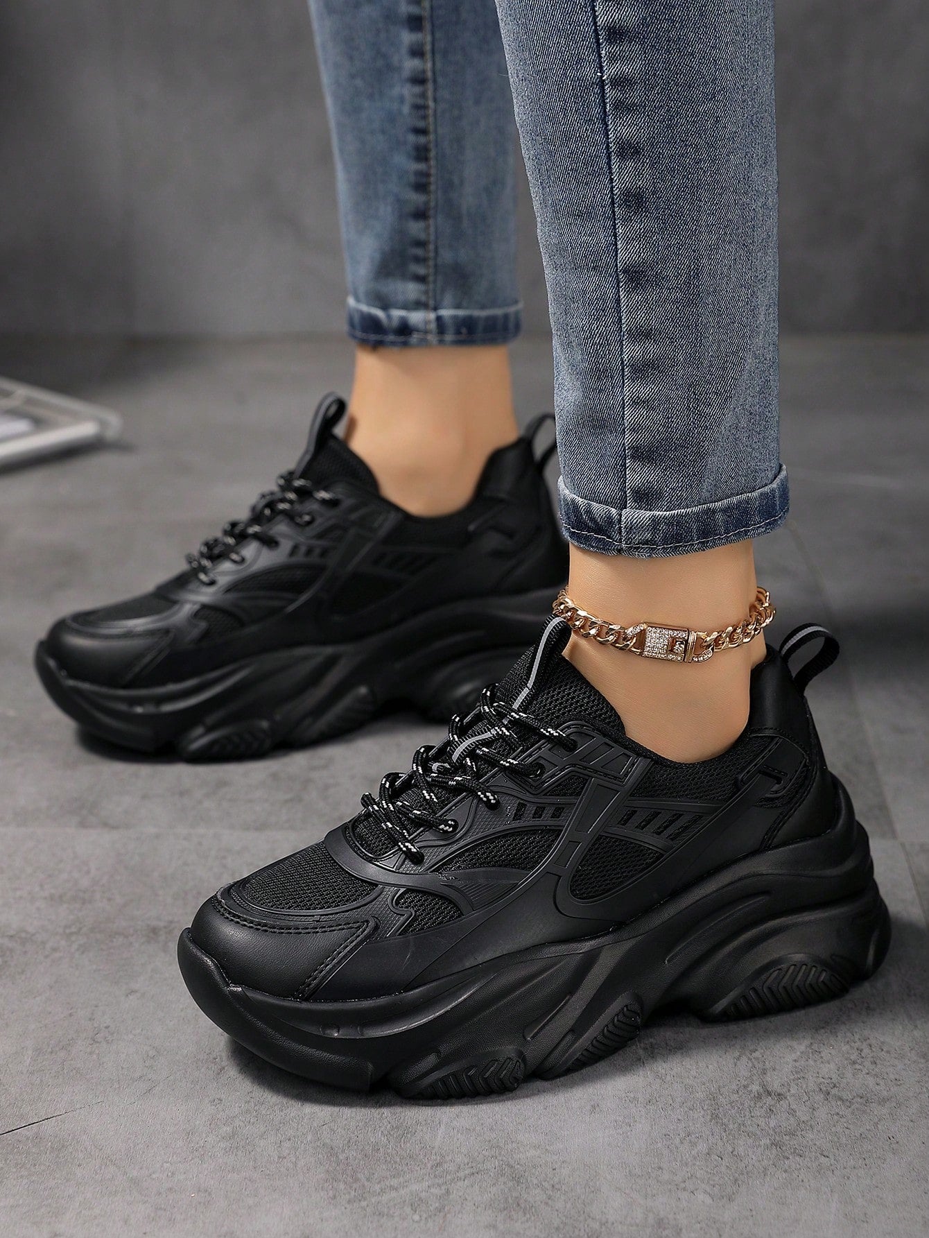 Women Minimalist Lace-up Front Sports Shoes, Sporty Outdoor Fabric Chunky Sneakers