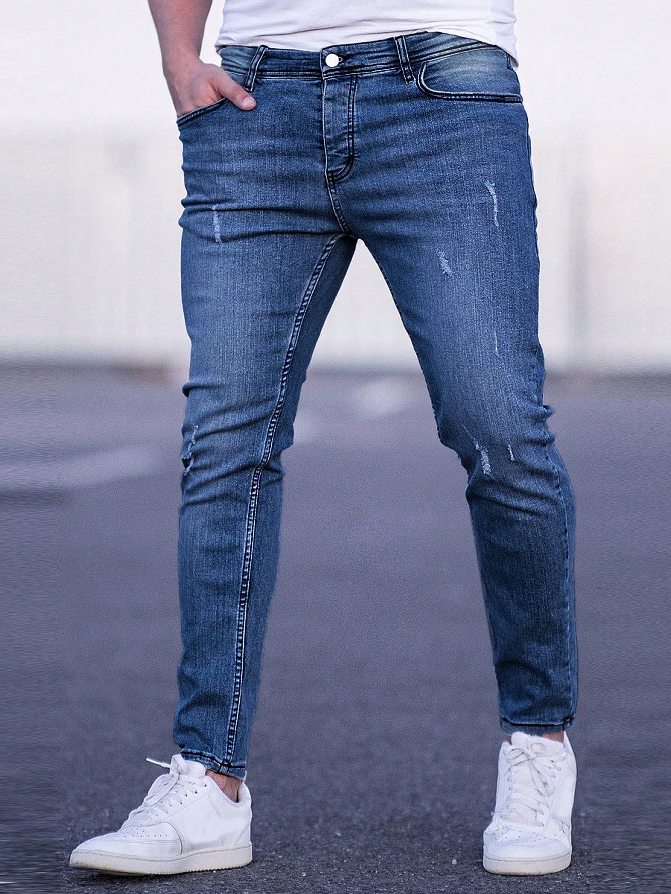 Manfinity Homme Men Cotton Ripped Slant Pocket Jeans