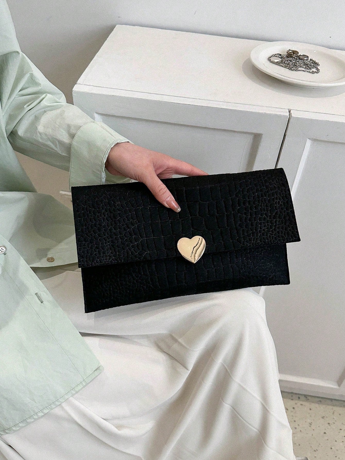 Luxury Dinner Bag, Evening Bag Glamorous, Elegant, Exquisite, Quiet Luxury Crocodile Embossed Envelope Bag Black Heart Decor Fashionable Square Bag For Lady, Woman, For Party Girl, Bride Perfect for Party, Wedding, Prom, Dinner/Banquet, Dinner/Banquet, Be