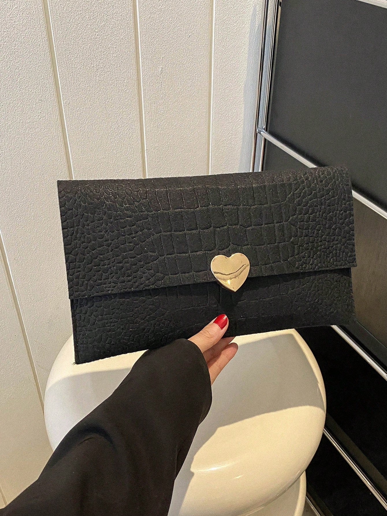 Luxury Dinner Bag, Evening Bag Glamorous, Elegant, Exquisite, Quiet Luxury Crocodile Embossed Envelope Bag Black Heart Decor Fashionable Square Bag For Lady, Woman, For Party Girl, Bride Perfect for Party, Wedding, Prom, Dinner/Banquet, Dinner/Banquet, Be