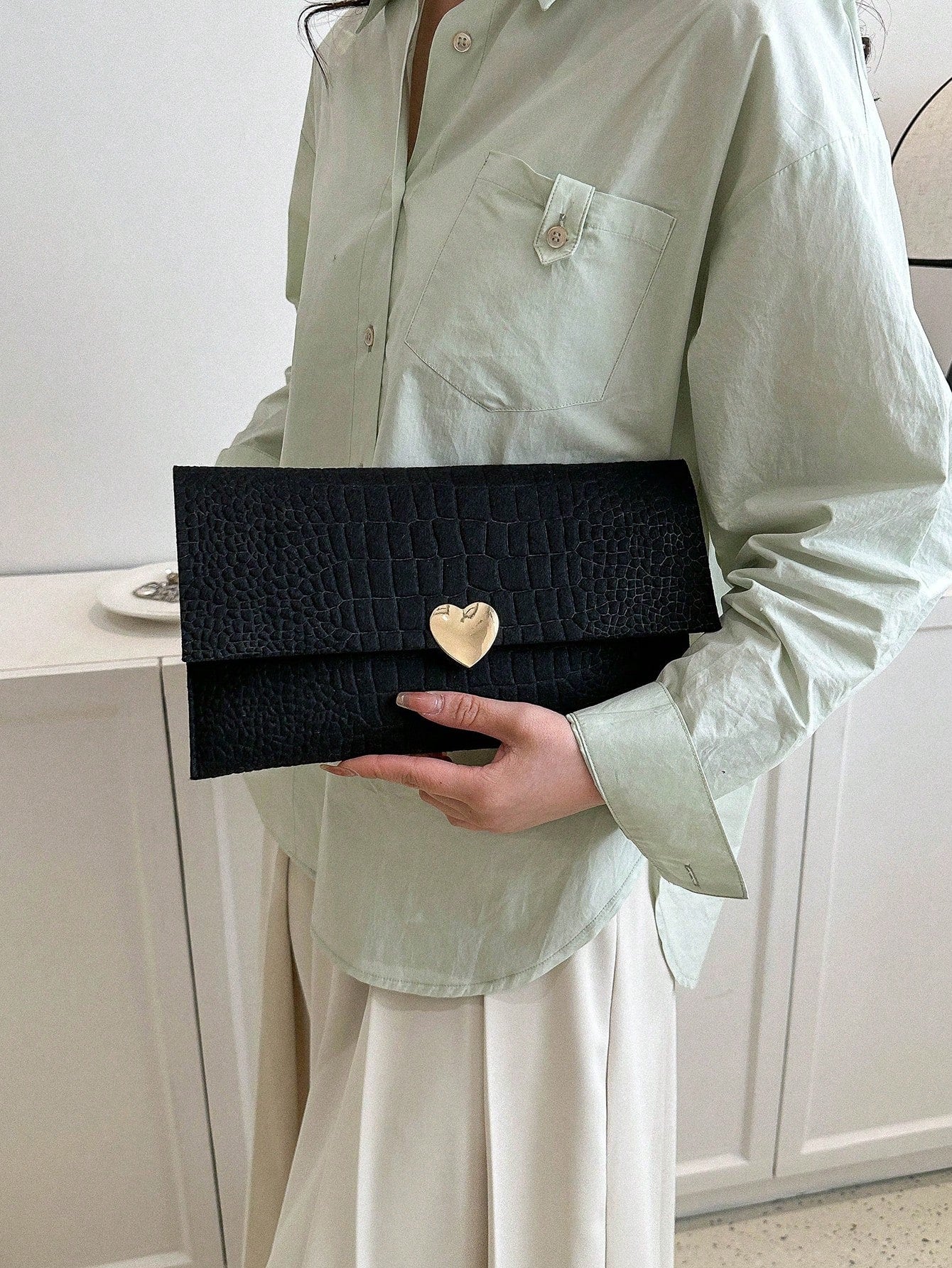 Luxury Dinner Bag, Evening Bag Glamorous, Elegant, Exquisite, Quiet Luxury Crocodile Embossed Envelope Bag Black Heart Decor Fashionable Square Bag For Lady, Woman, For Party Girl, Bride Perfect for Party, Wedding, Prom, Dinner/Banquet, Dinner/Banquet, Be