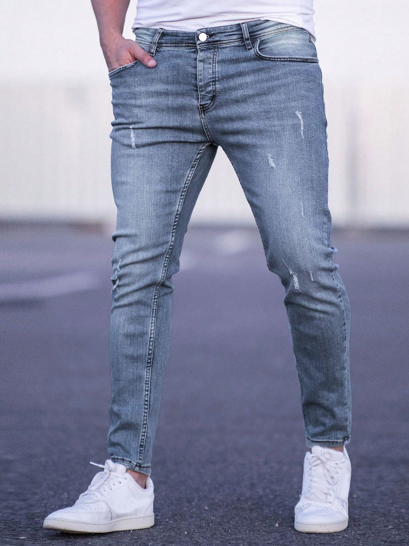 Manfinity Homme Men Cotton Ripped Slant Pocket Jeans