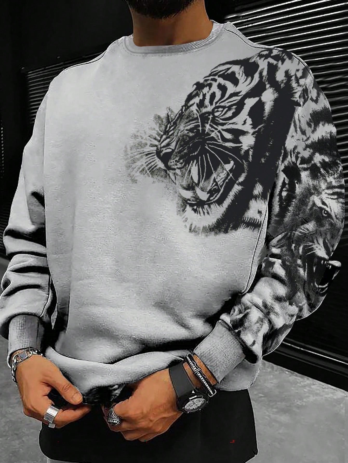 Manfinity LEGND Men Tiger Print Sweatshirt