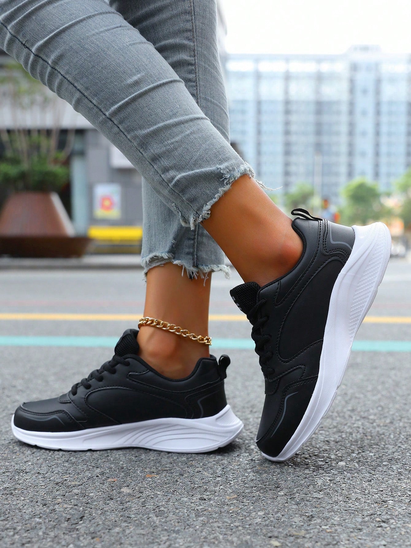 Ladies' Sports Running Shoes For Spring And Autumn, Fashionable, Casual, Waterproof, Anti-Slip, Large Size Leather Upper