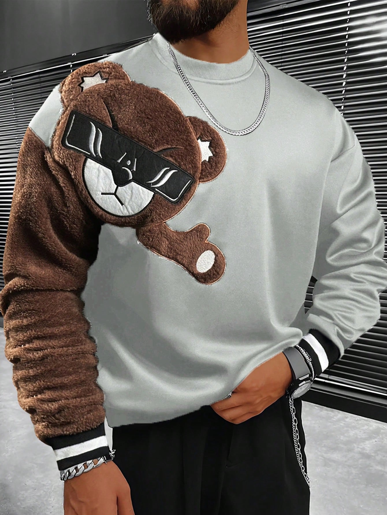 Manfinity Men Bear Pattern Pullover