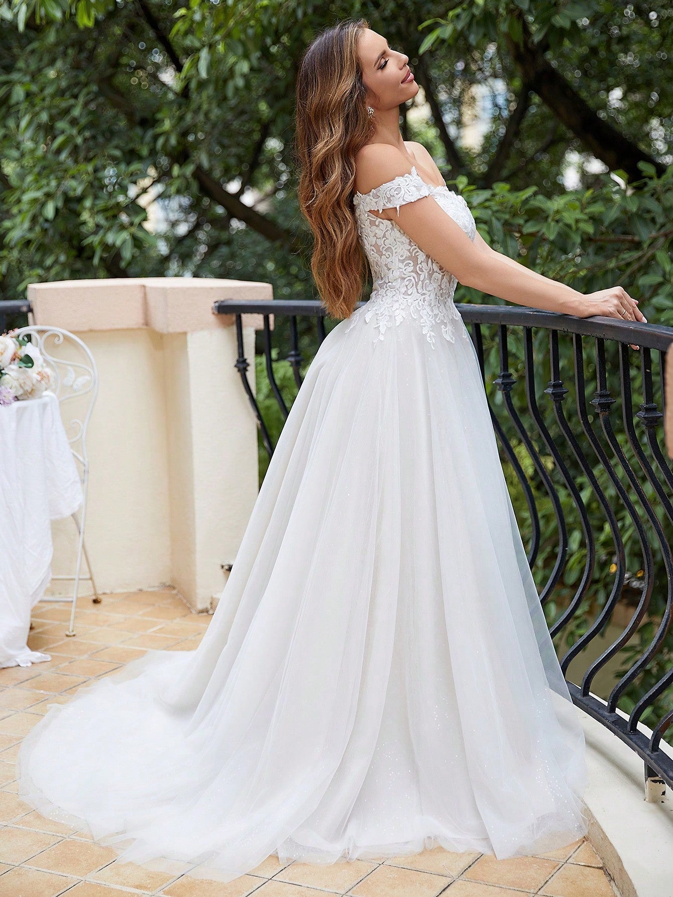 Off Shoulder Appliques Mesh Wedding Dress