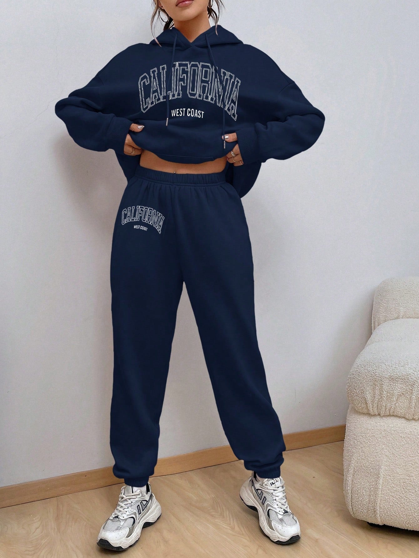 Letter Graphic Kangaroo Pocket Drop Shoulder Drawstring Hoodie & Sweatpants