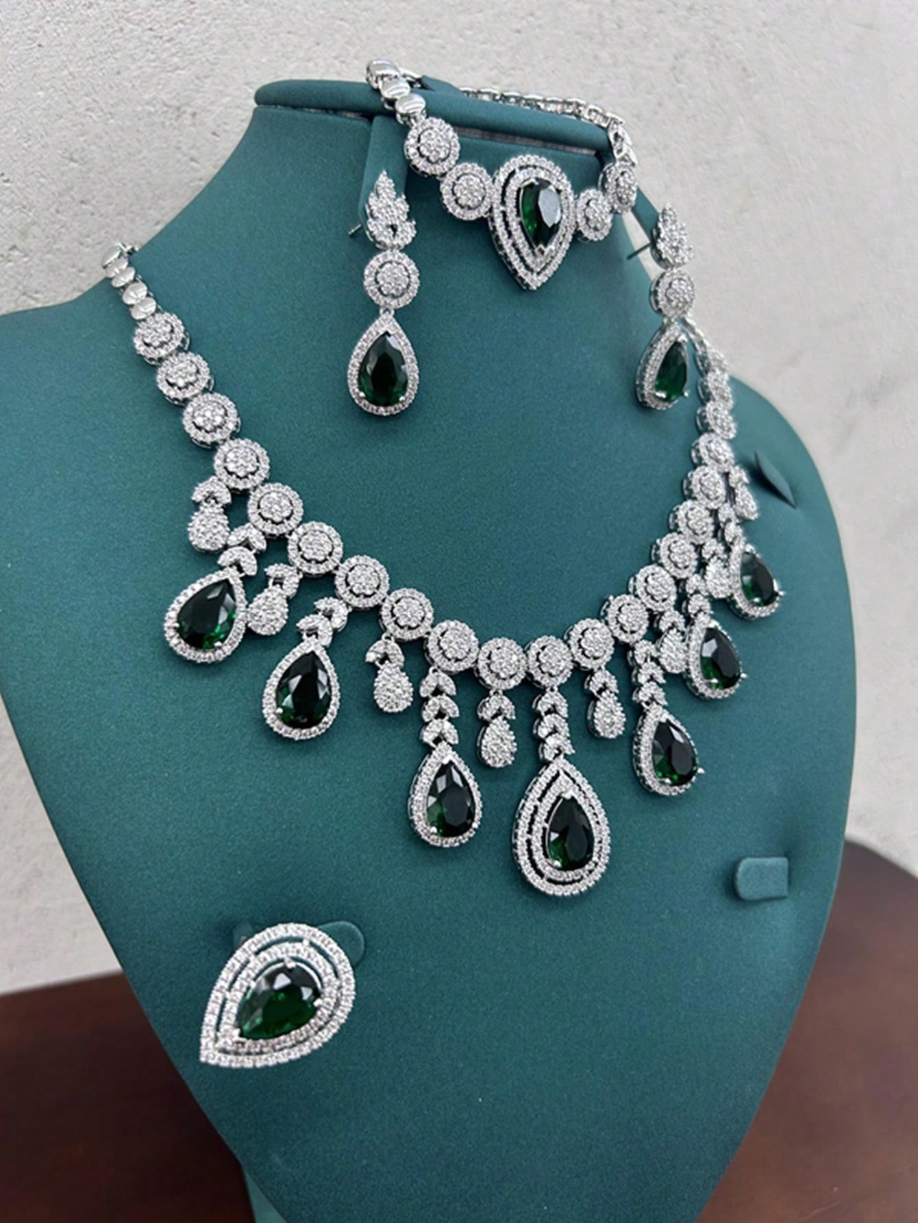 European And American Style Luxury Green Cubic Zirconia Jewelry Set, Including Earrings, Necklace, Ring, Bracelet, Perfect For Formal Occasions Such As Wedding Banquets And Bridal Wear