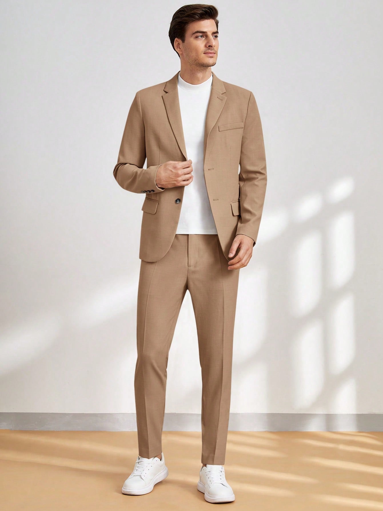 Manfinity Mode Men Solid Blazer & Pants Suit Set