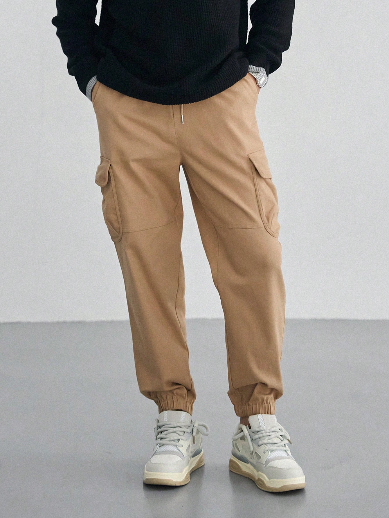 DAZY Men Flap Pocket Side Drawstring Waist Cargo Pants