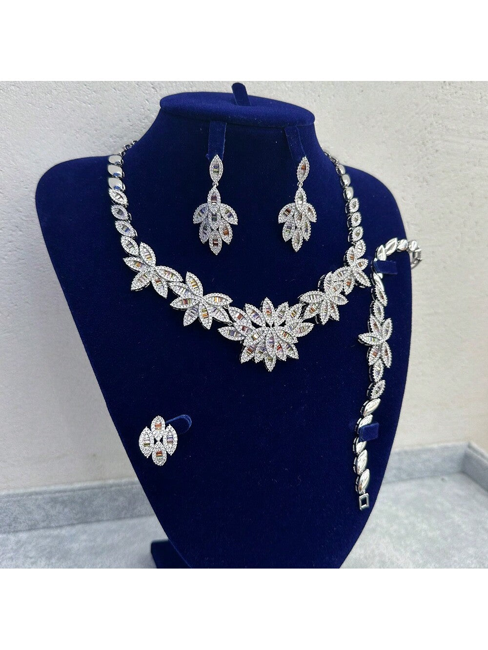 European And American Style Natural Zirconia Four Piece Set Of Plant Earrings Necklace Bracelet Wedding Ring For Dubai Bridal Accessory