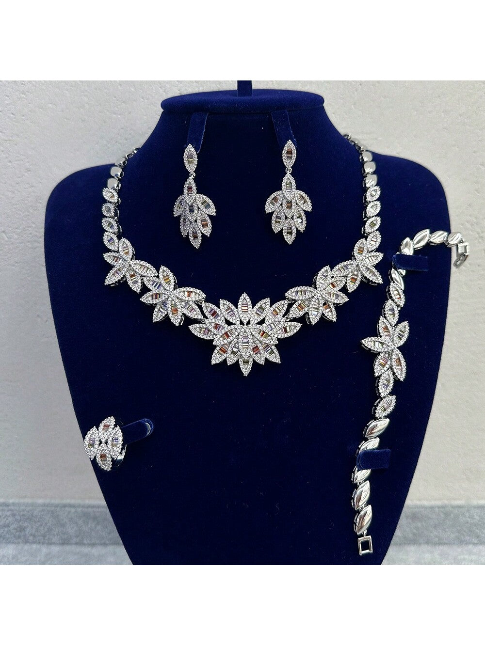 European And American Style Natural Zirconia Four Piece Set Of Plant Earrings Necklace Bracelet Wedding Ring For Dubai Bridal Accessory