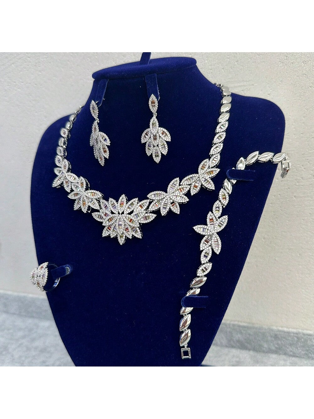 European And American Style Natural Zirconia Four Piece Set Of Plant Earrings Necklace Bracelet Wedding Ring For Dubai Bridal Accessory