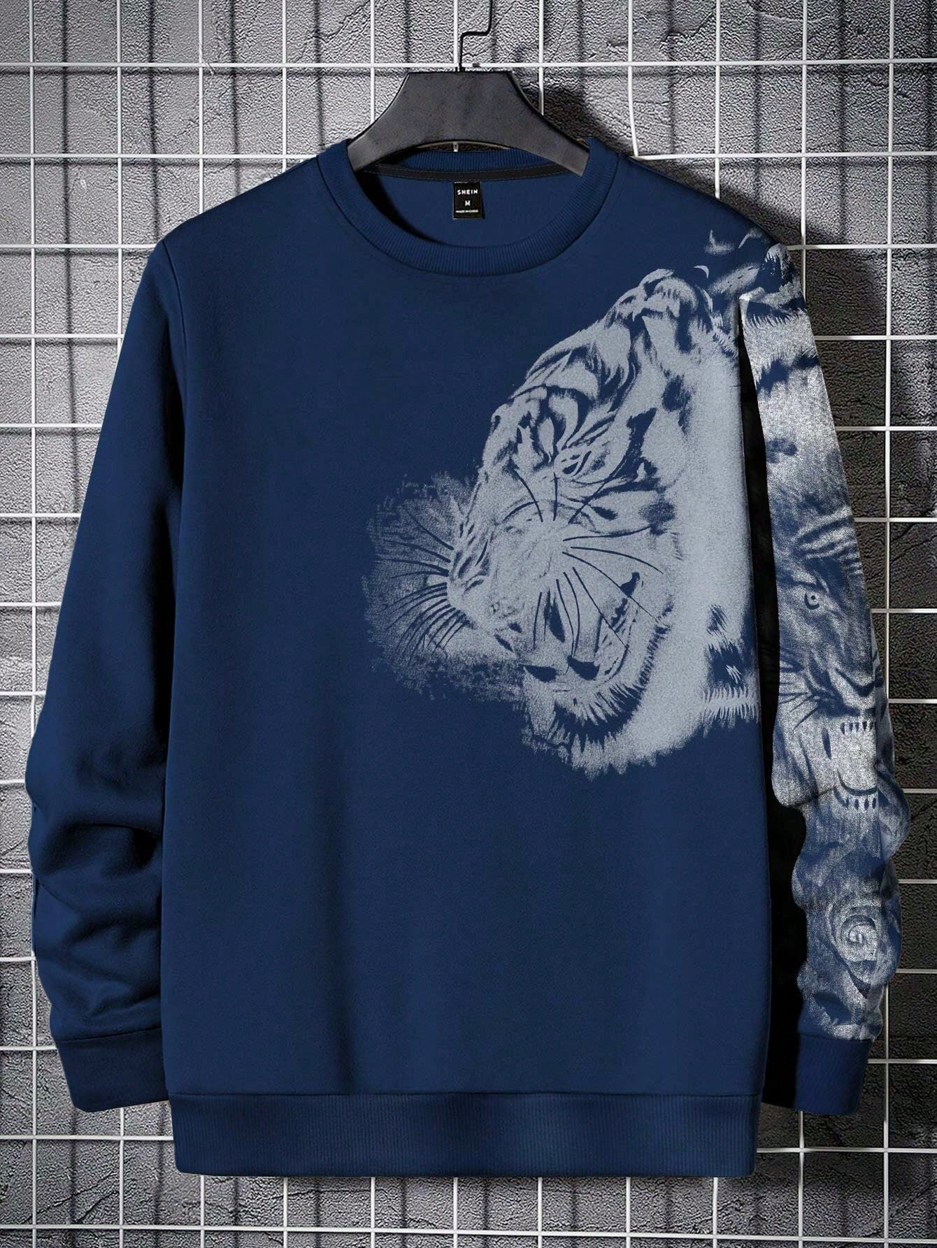 Manfinity LEGND Men Tiger Print Sweatshirt