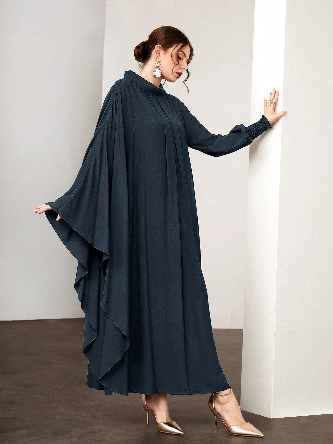 Najma Solid Color Batwing Sleeve V-neck Dress