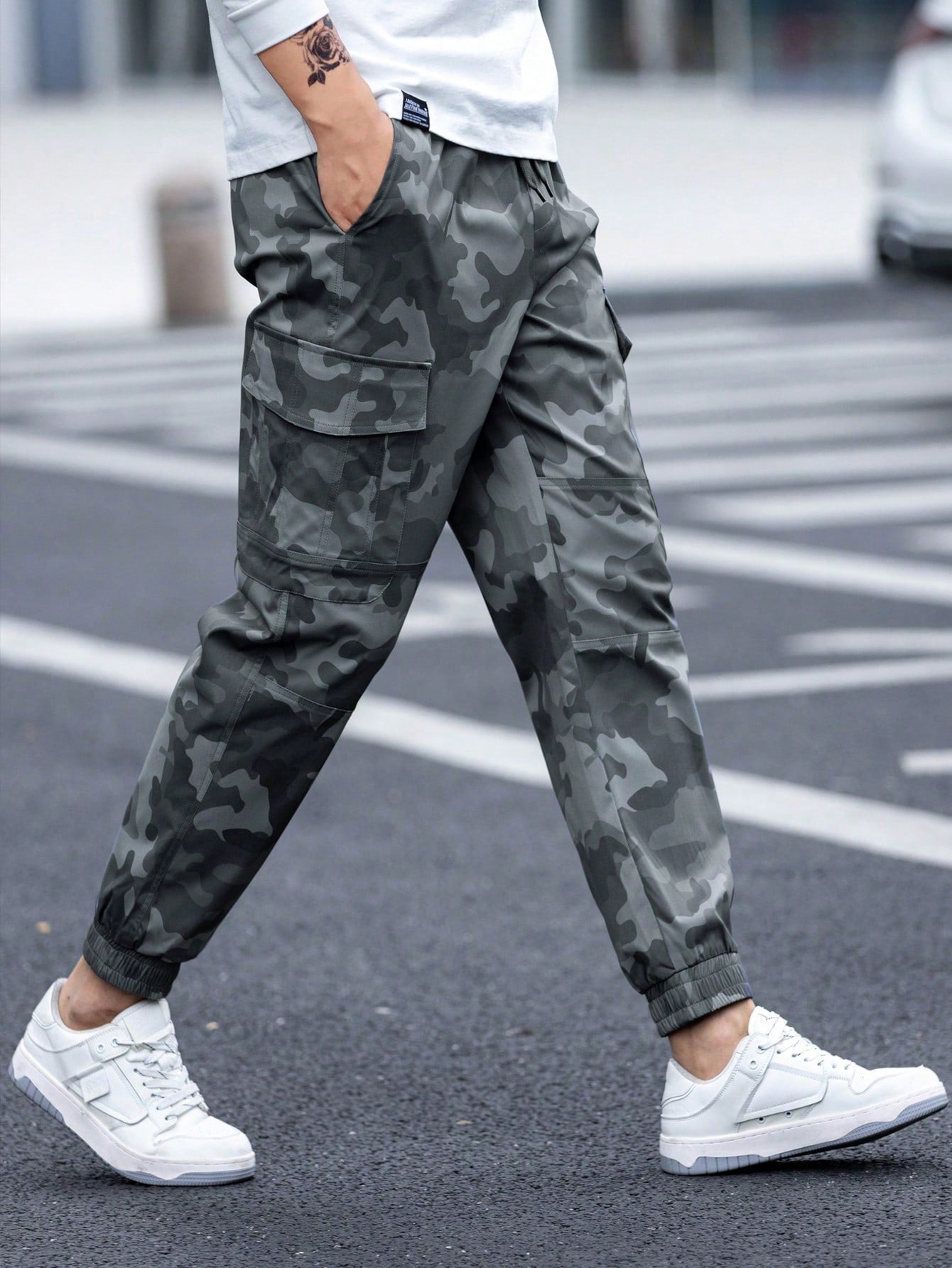 Manfinity Homme Men's Camouflage Printed Cargo Pants