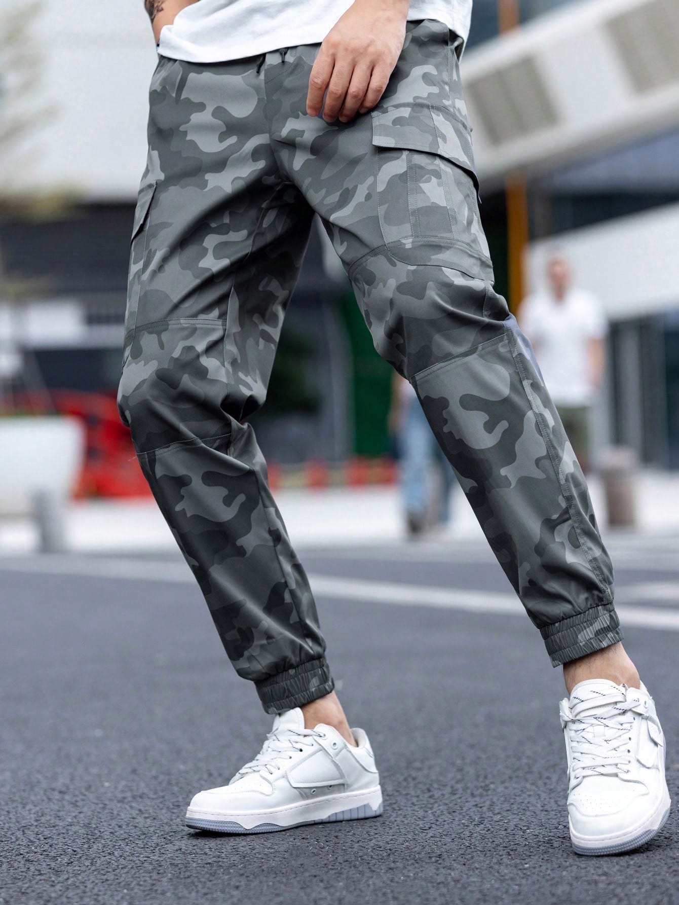 Manfinity Homme Men's Camouflage Printed Cargo Pants