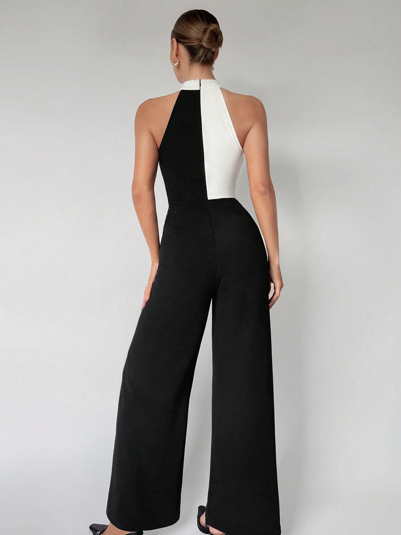 BIZwear Women'S Color Block Asymmetrical Halter Jumpsuit