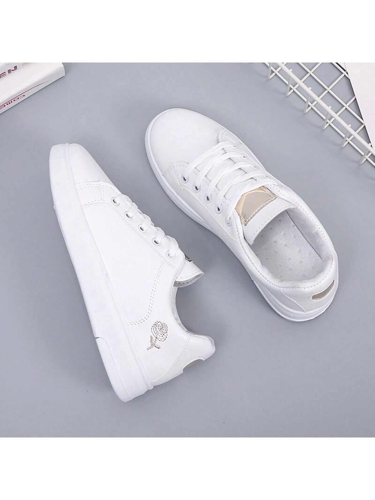 Ladies' Casual White Lace-Up Sport Shoes Decorated With Floral Pattern, Pu Leather, Low-Cut, Round Toe, Flat Heel