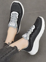 Spring/Autumn Fashionable Lightweight Casual Sneakers For Women With Slip-Resistant Design And Lace-Up Closure, Plus Size