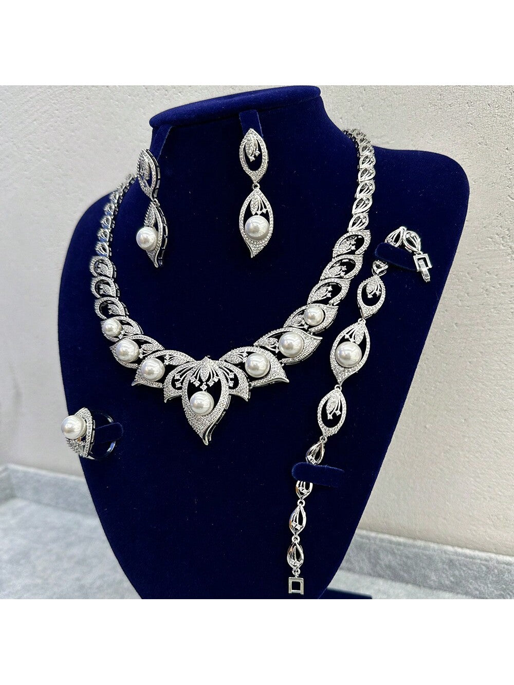 4pcs/Set Shiny Cubic Zirconia Bridal Jewelry Set Including Pearl Necklace, Earrings, Ring And Bracelet, /Saudi Arabia Women'S Wedding Accessories