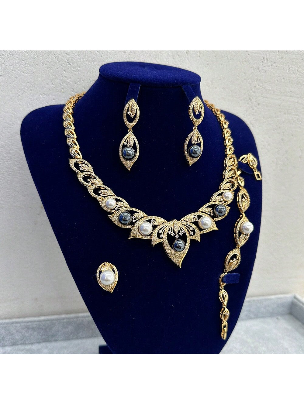 4pcs/Set Shiny Cubic Zirconia Bridal Jewelry Set Including Pearl Necklace, Earrings, Ring And Bracelet, /Saudi Arabia Women'S Wedding Accessories