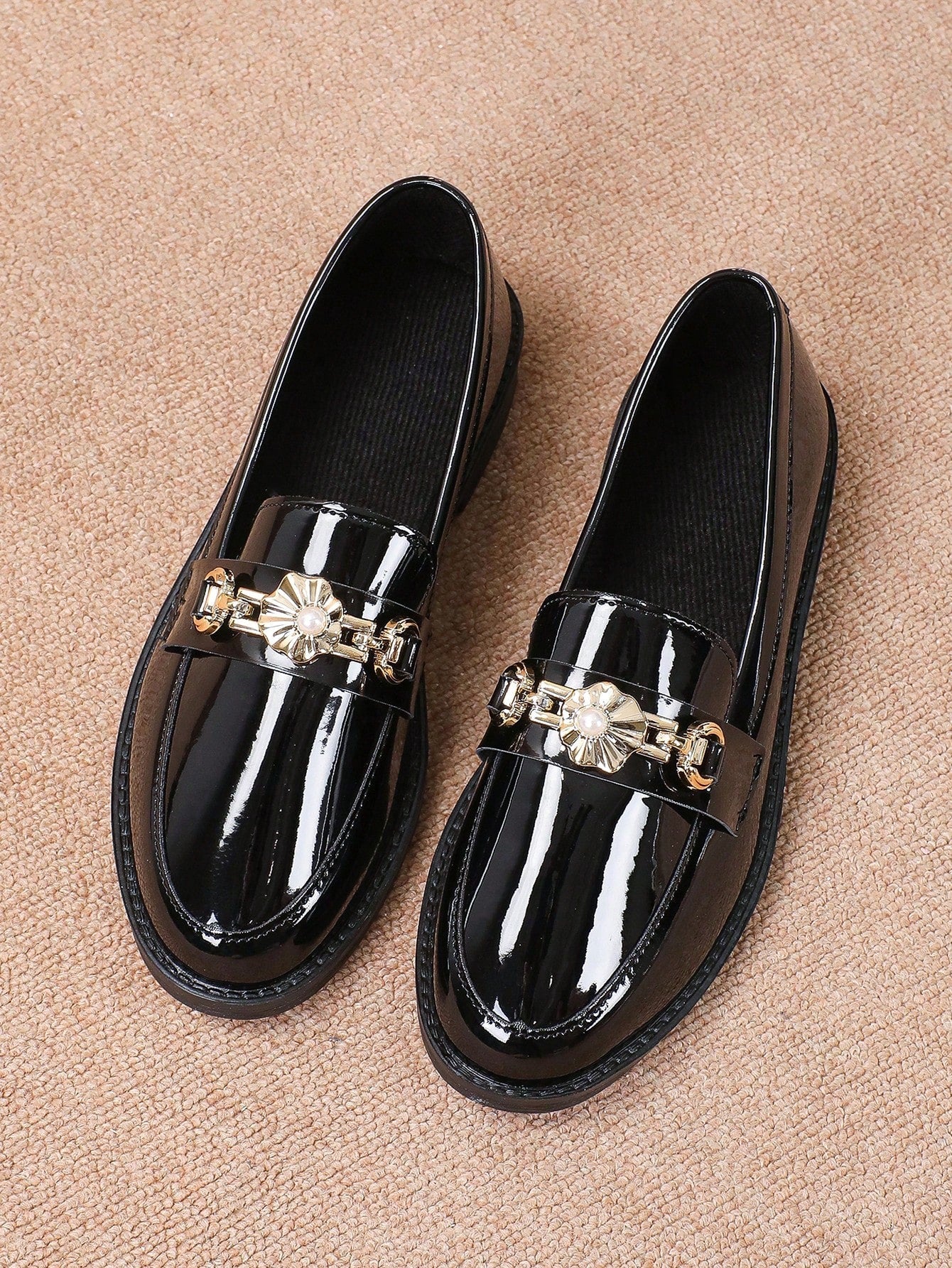 Women'S Fashionable Metal Decor Slip-On Loafers Flat Shoes Suitable For Outdoor Leisure Activities