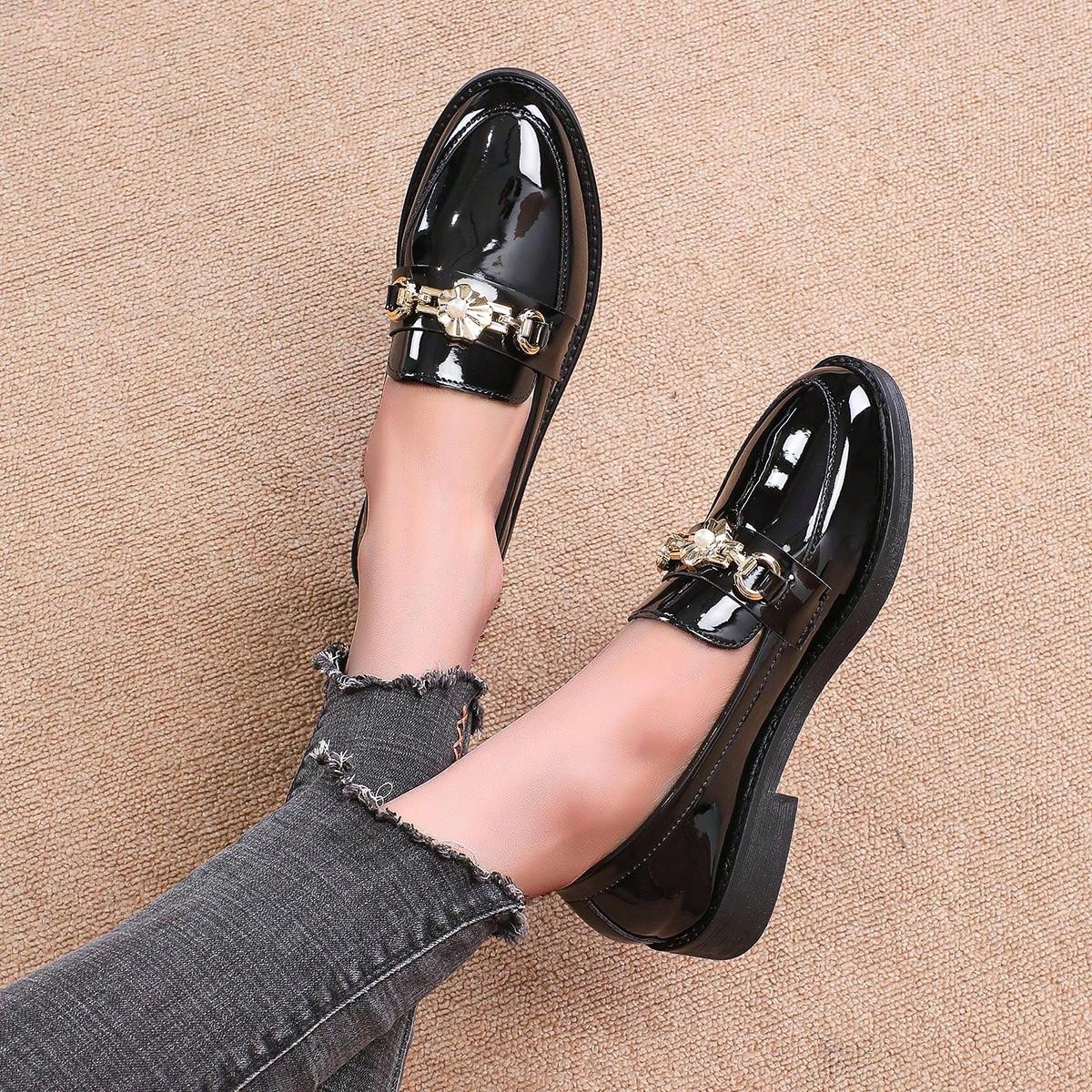 Women'S Fashionable Metal Decor Slip-On Loafers Flat Shoes Suitable For Outdoor Leisure Activities