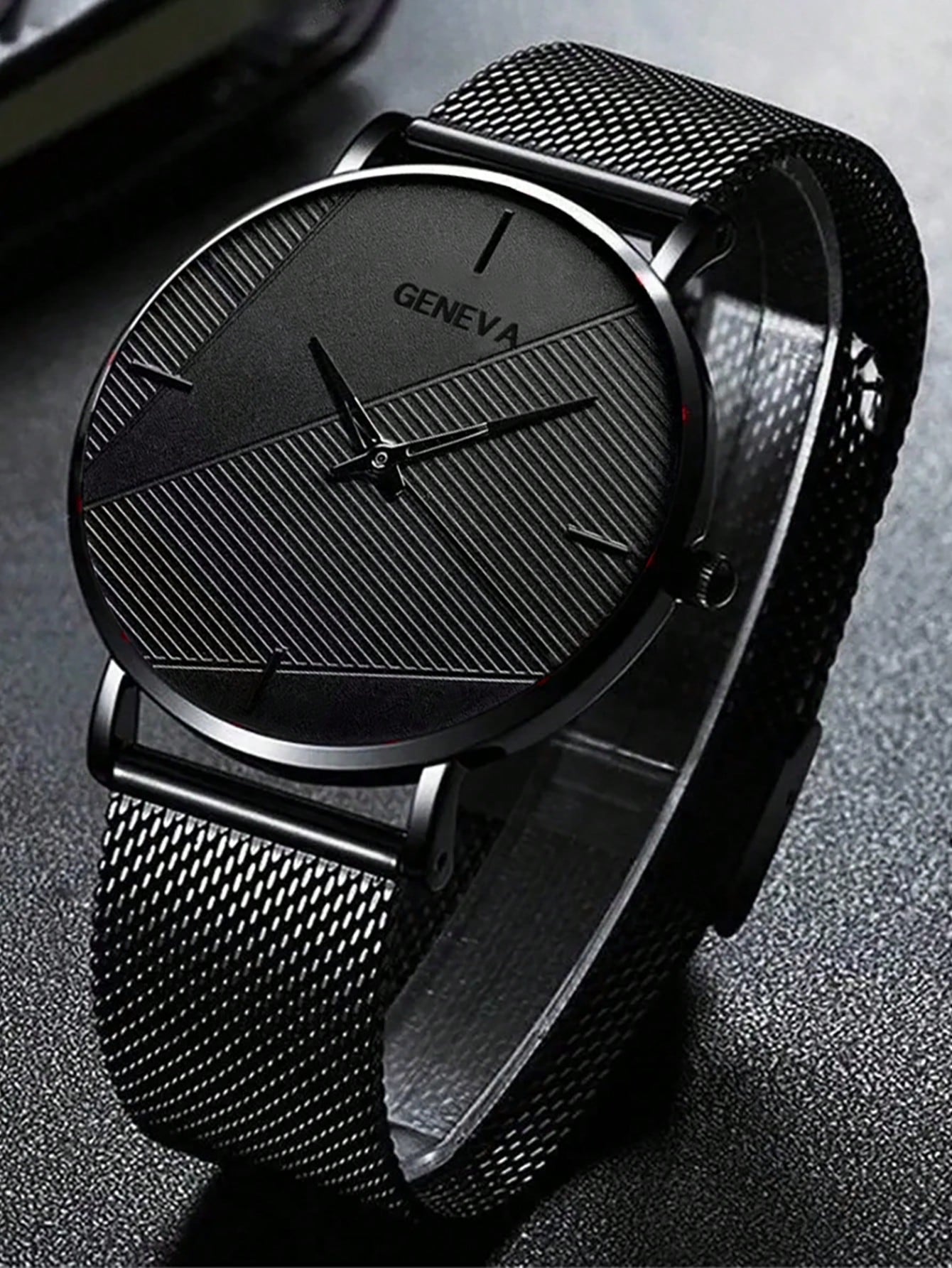 1pc Fashionable Men's Quartz Watch + 1pc Bracelet + 1pc Hexagonal Column Necklace Set, Business Style Black Mesh Strap Ultra Thin Watch