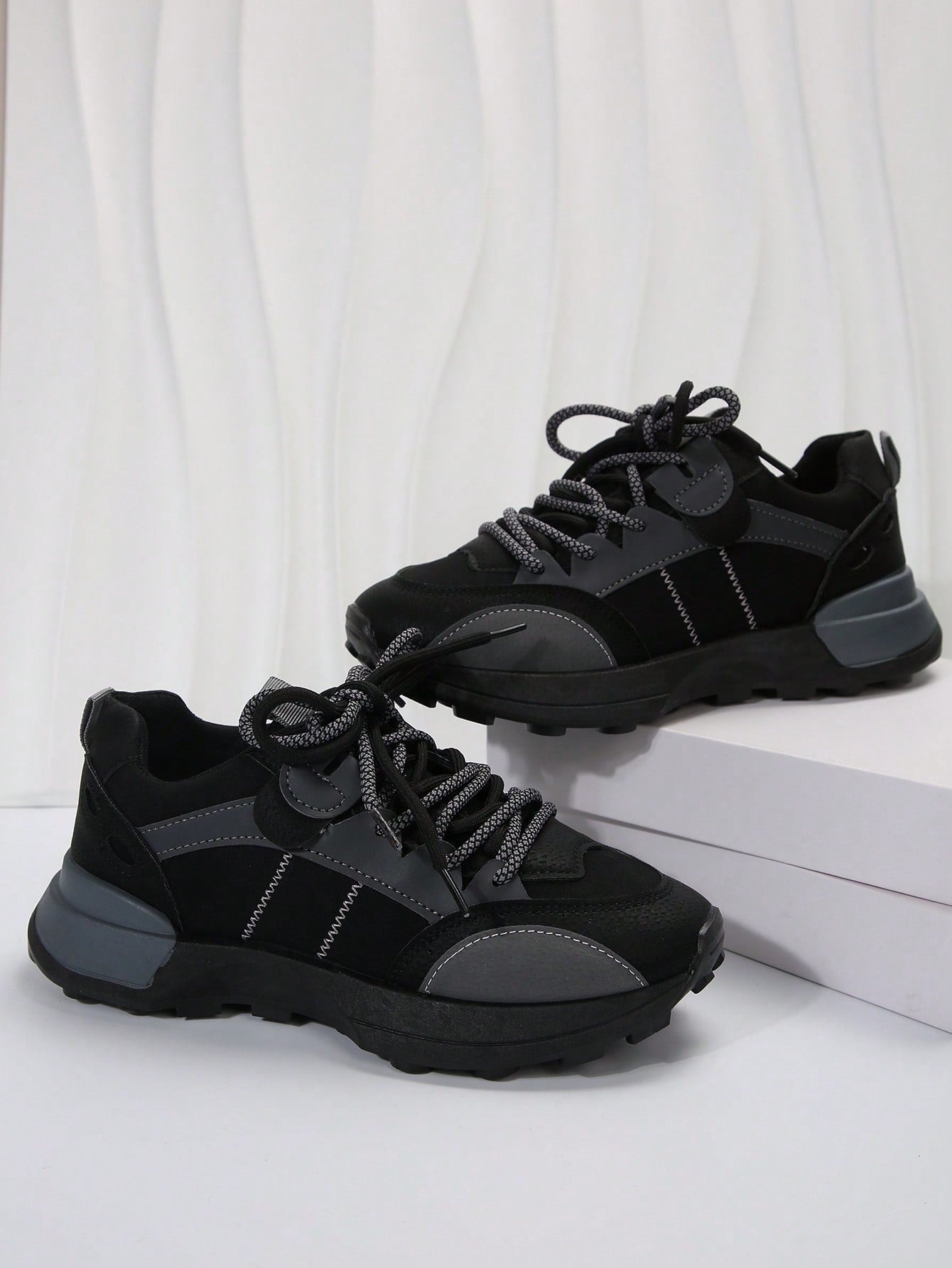 Women'S Lace-Up Height Increasing Outdoor Casual Comfortable Wear-Resistant, Non-Slip Stylish Sports Shoes, Suitable For All Seasons