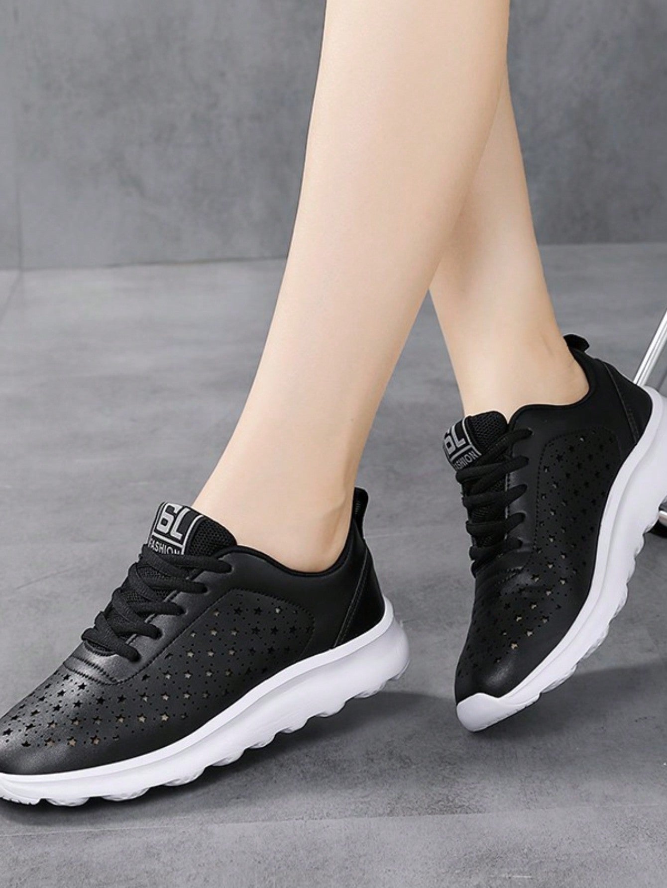 Women'S Star Pattern Hollow Out Breathable Running Shoes, Lace-Up Casual Sports Sneakers For Outdoor