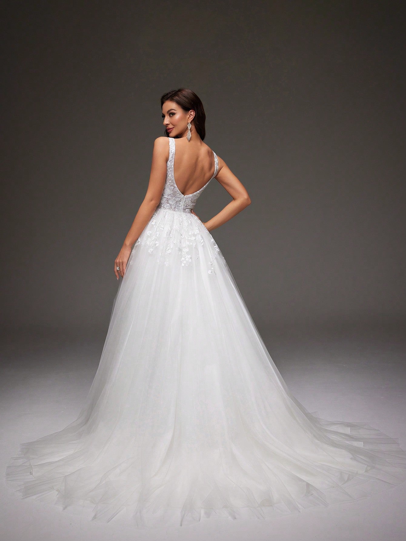 Elegant Charming Deep V Neck Sleeveless Lace Sweep Train Tulle Wedding dress