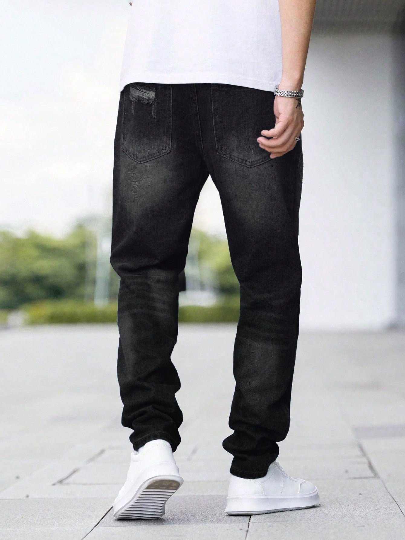 Manfinity Hypemode Men Slant Pocket Straight Leg Jeans