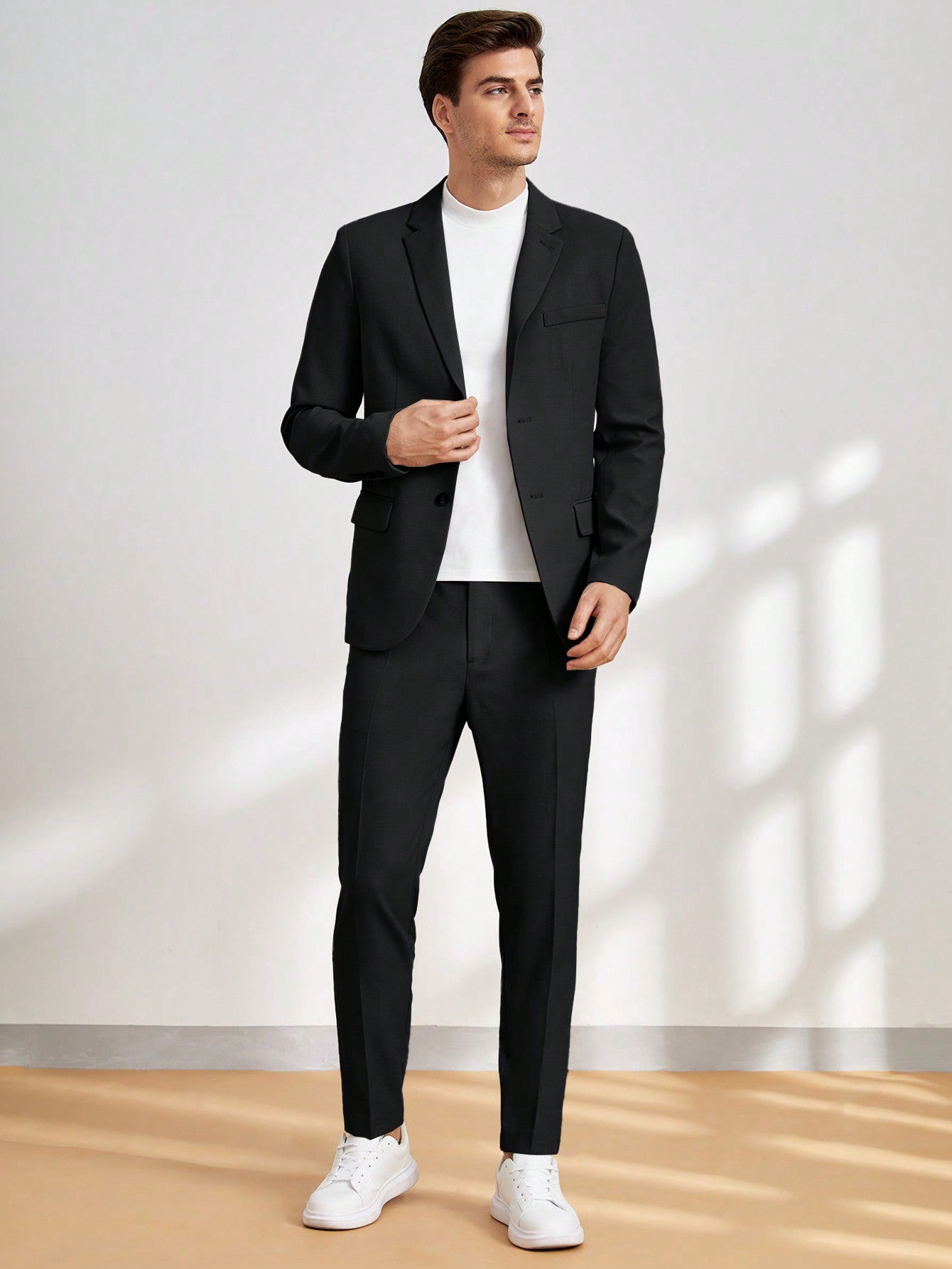 Manfinity Mode Men Solid Blazer & Pants Suit Set