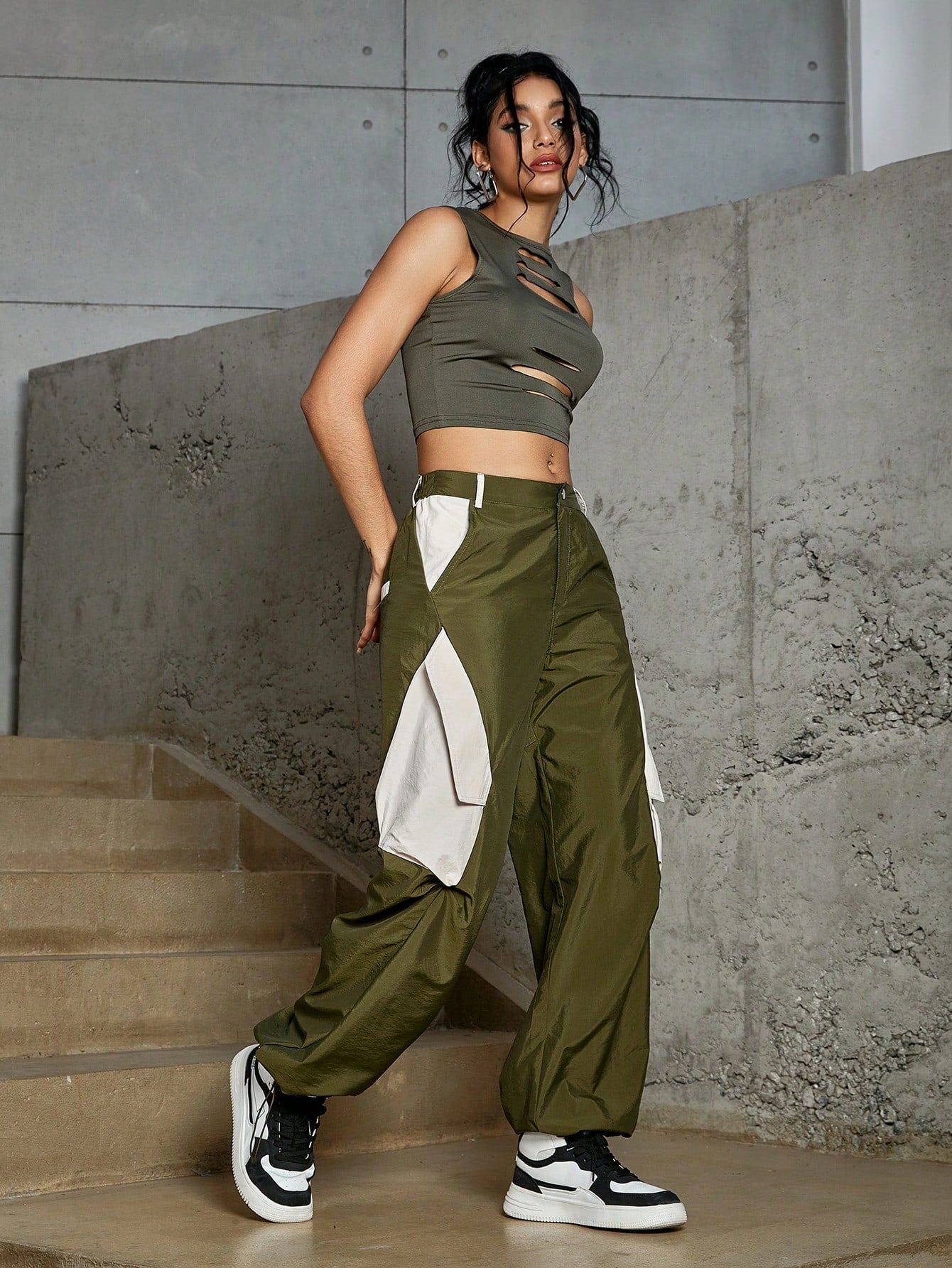 Y2K Street Contrast Splicing Detail Slant Pocket Seam Back Hip Hop Wide Leg Parachute Cargo Pants Casual Trousers