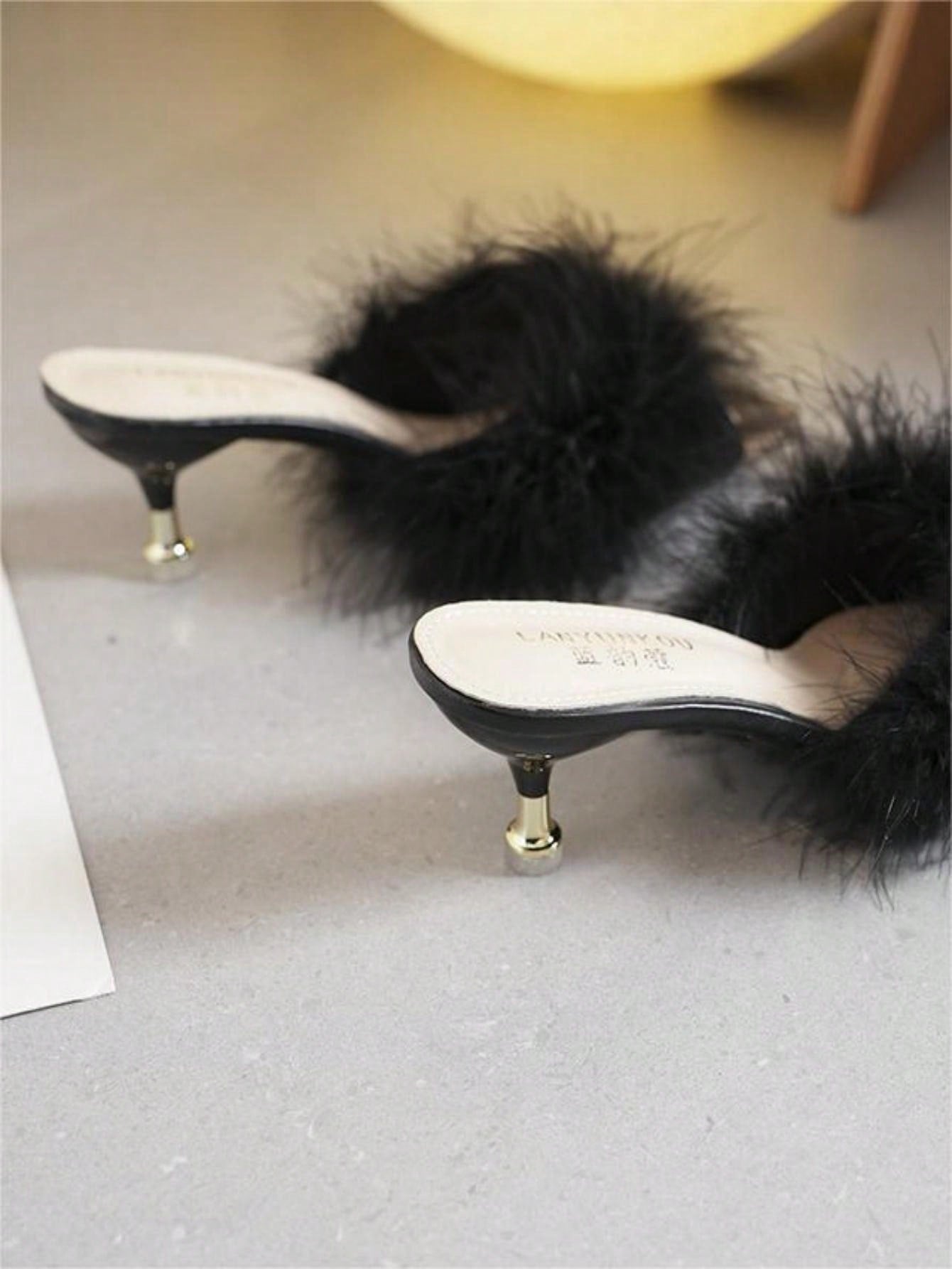 Fashionable Metal Detailing Suede Stiletto Heels With Fur Trim Edge And Elegant Style Mule Shoes For Women Dating, Party, High Heel Pumps