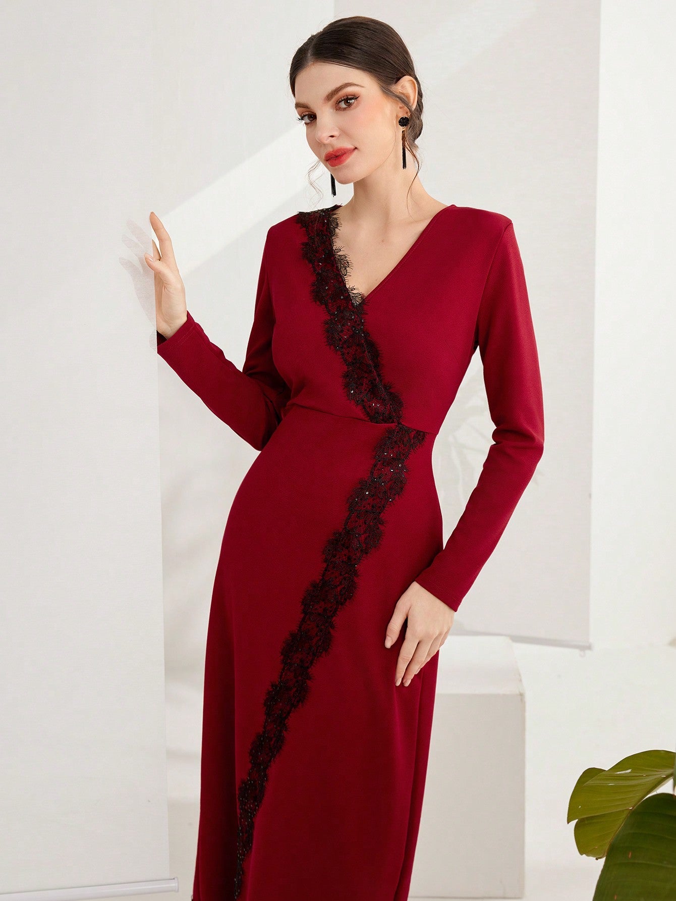 Modely Women'S Color Block Lace Decorated Long Sleeve Dress