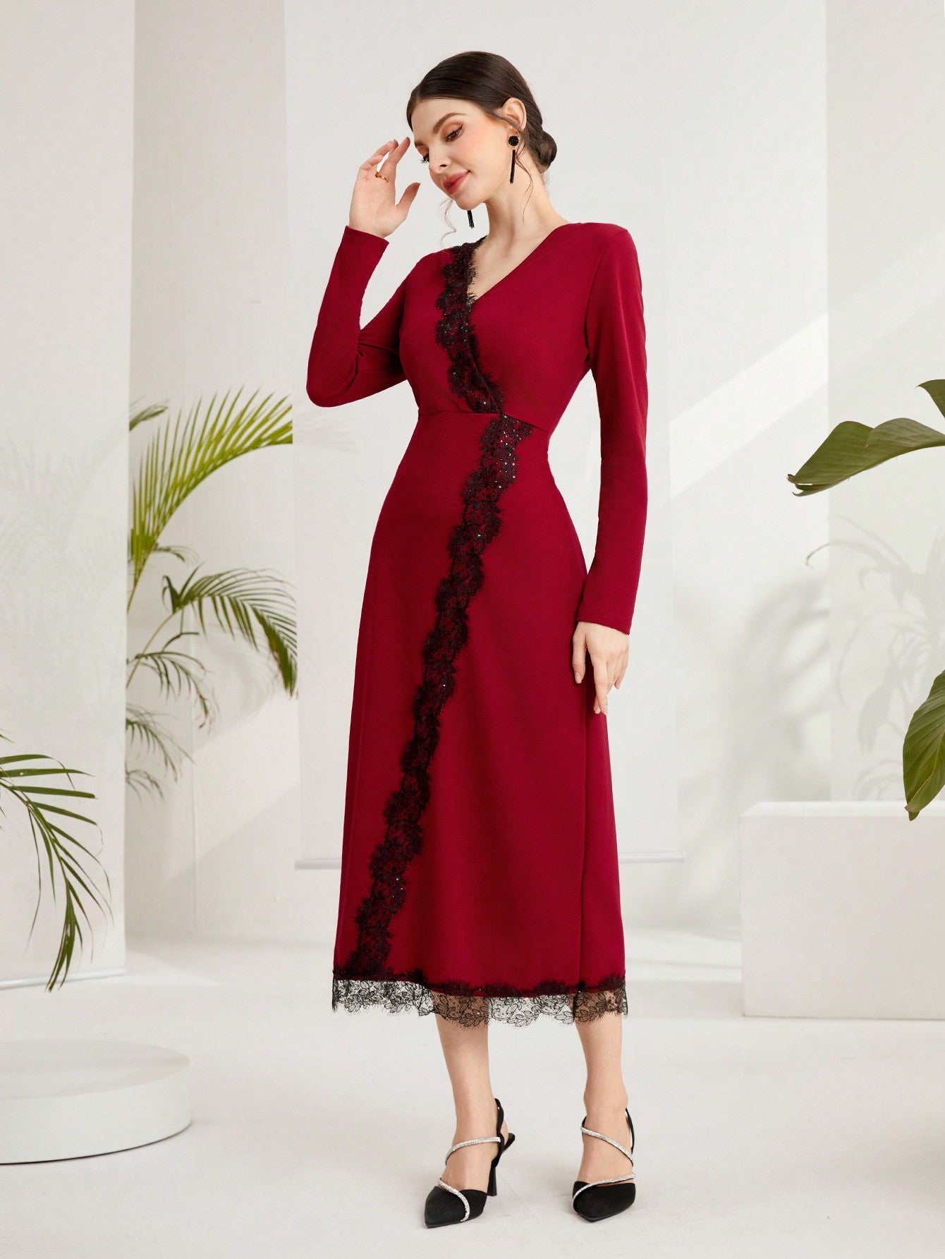 Modely Women'S Color Block Lace Decorated Long Sleeve Dress