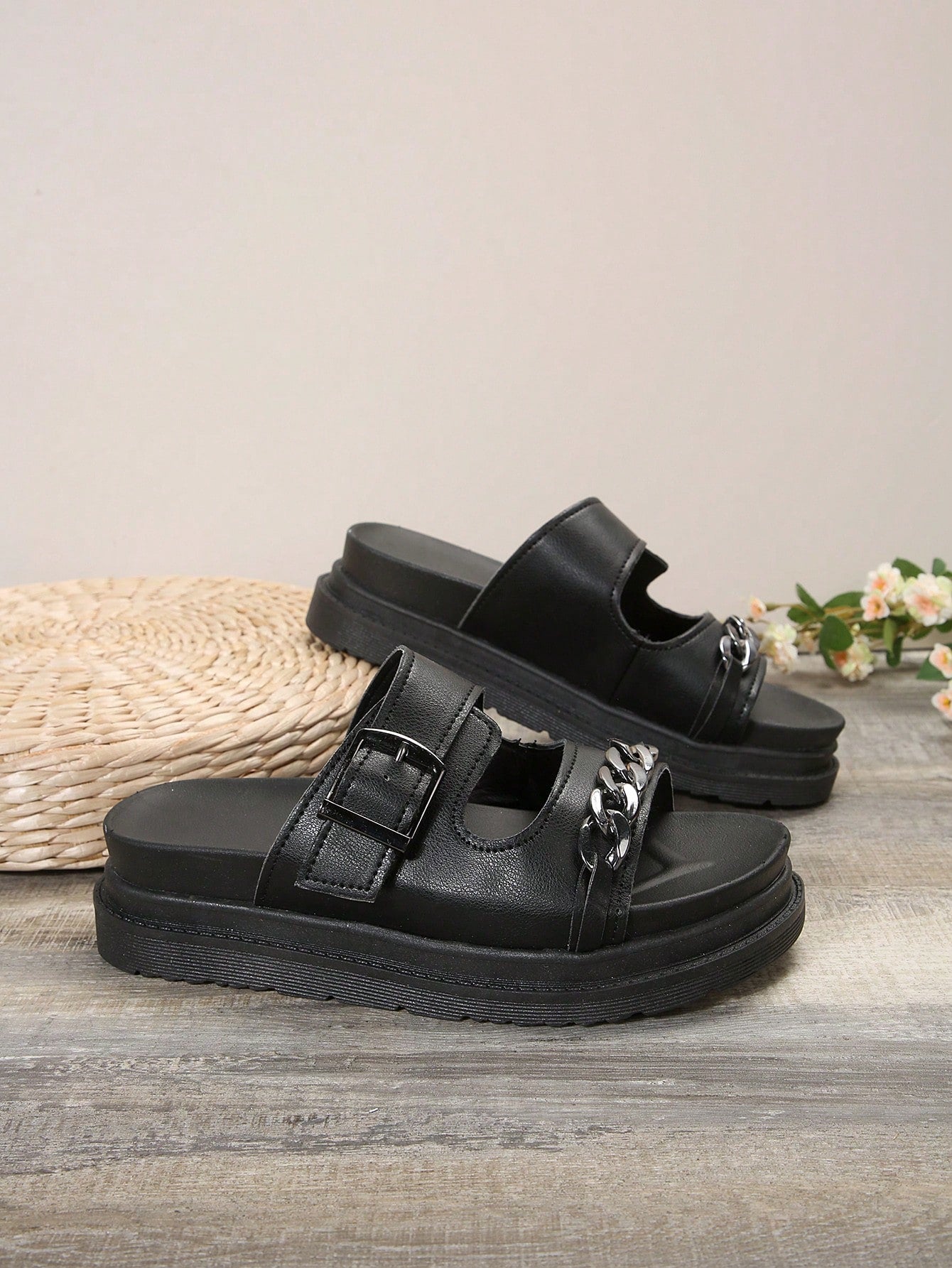 Fashionable Women'S Vintage Style Black Chunky Heel Sandals