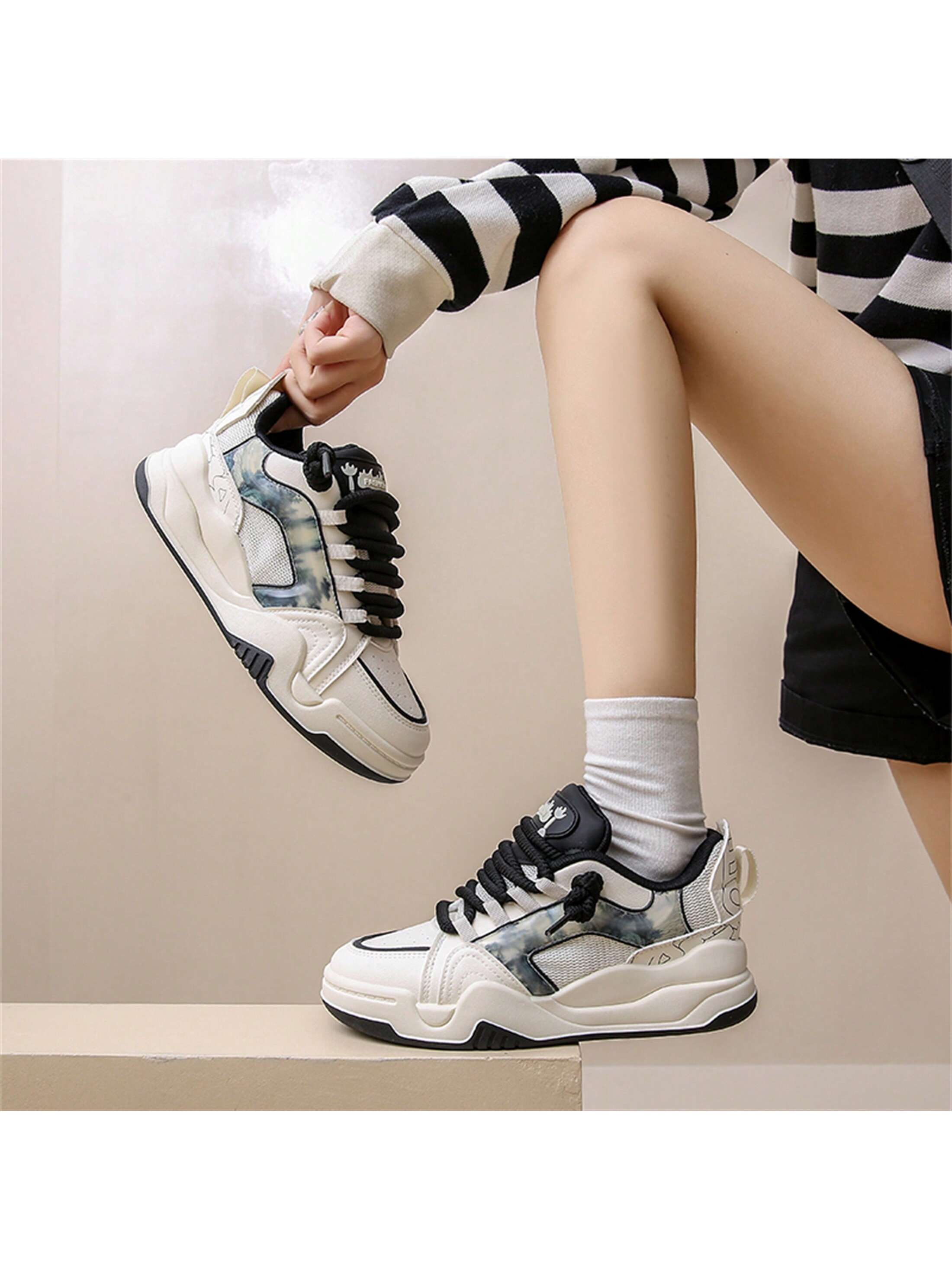 Thick Soled Women's Sports Shoes 2024 Original Black & White Us-Style Casual Sneakers For Spring