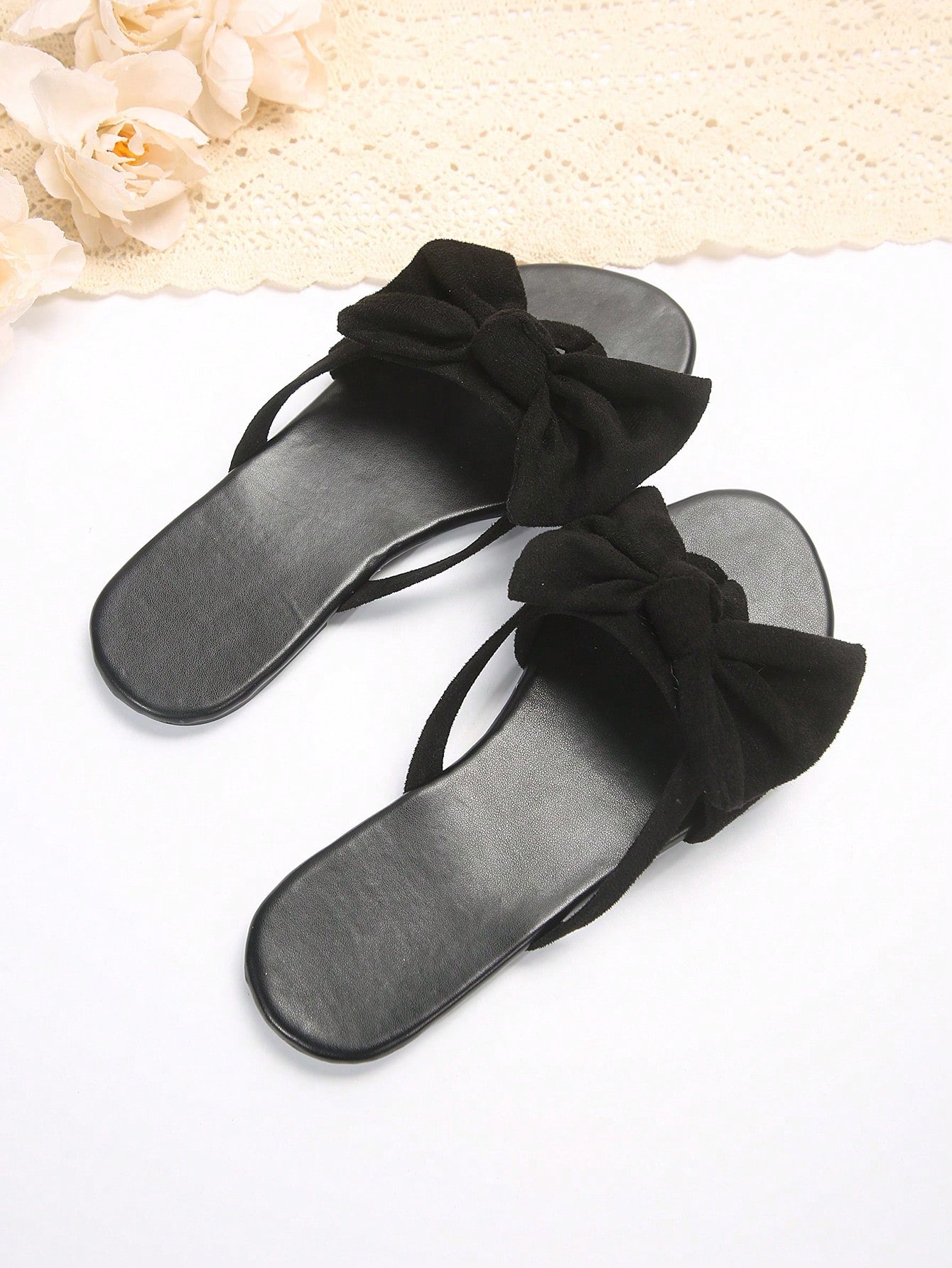 White Butterfly Knot Slippers Round Toe Outdoor Fashionable Beach Shoes Non-Slip Bow Knot Flip Flops