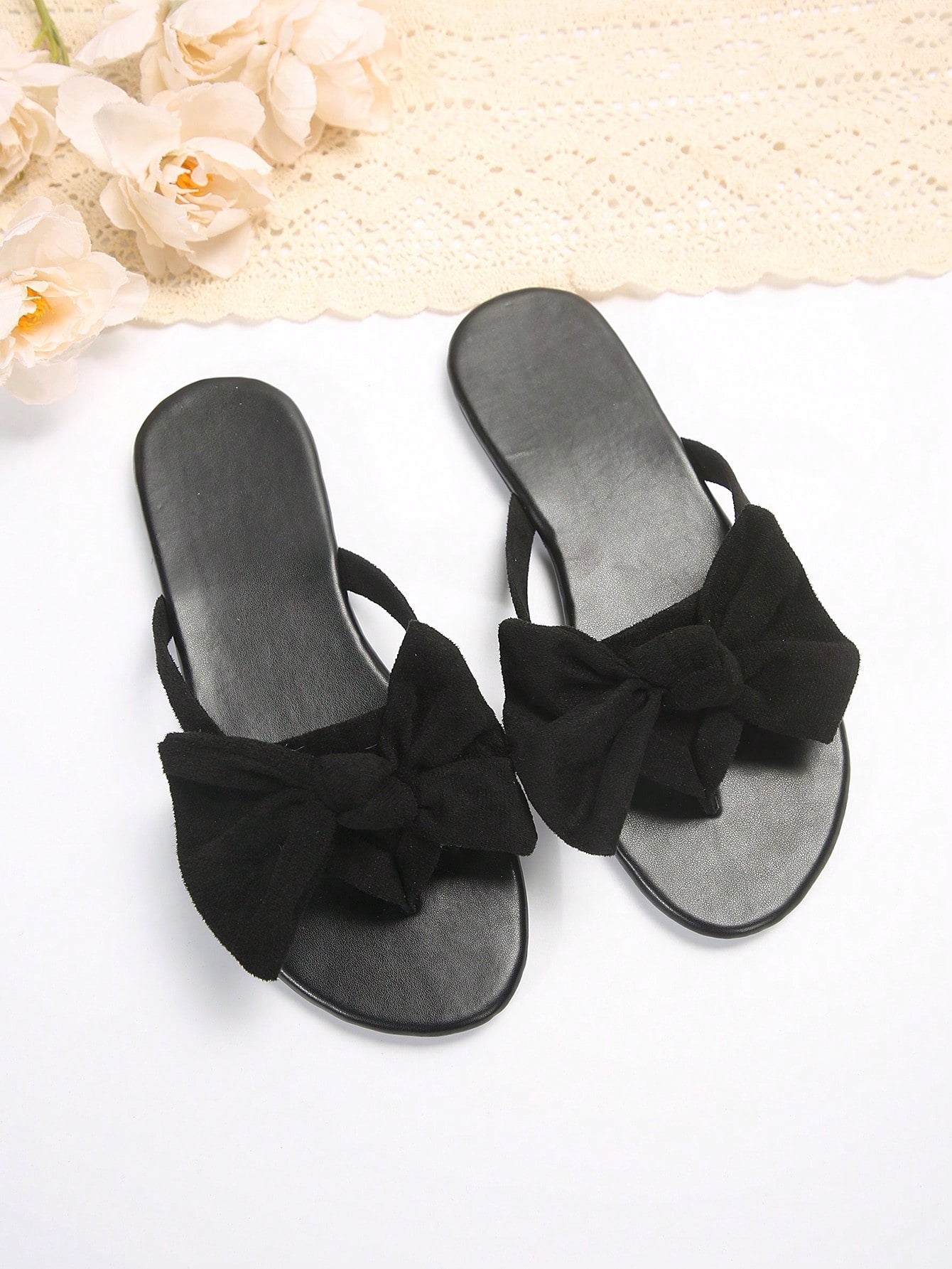 White Butterfly Knot Slippers Round Toe Outdoor Fashionable Beach Shoes Non-Slip Bow Knot Flip Flops