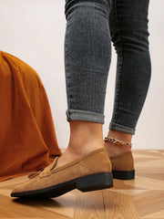 Ladies' Simple And Casual Round Toe Loafers With Tassels, Low Heel Comfortable Flat Shoes For Spring And Autumn