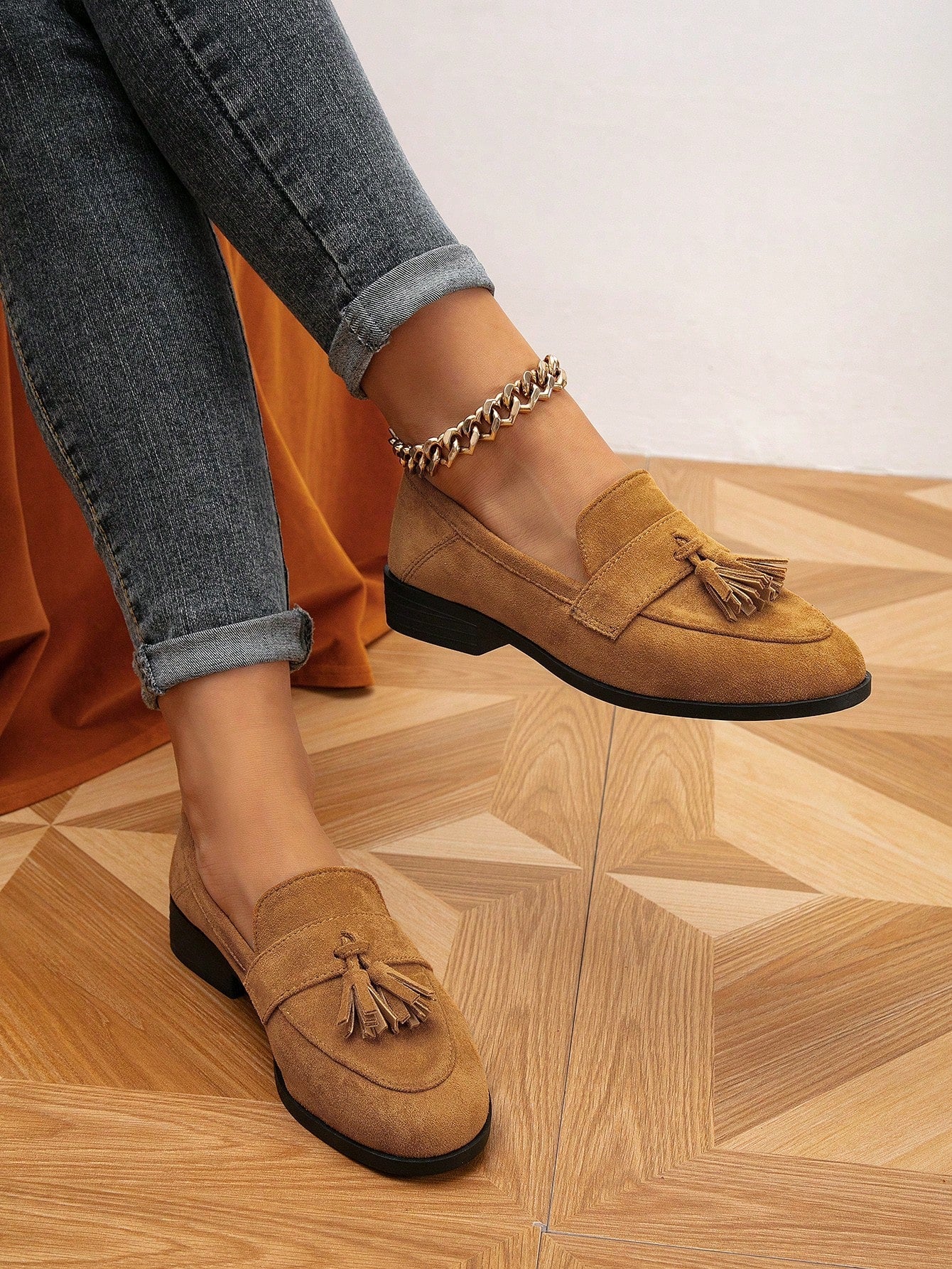 Ladies' Simple And Casual Round Toe Loafers With Tassels, Low Heel Comfortable Flat Shoes For Spring And Autumn