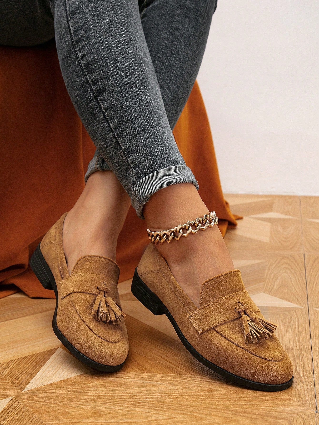 Ladies' Simple And Casual Round Toe Loafers With Tassels, Low Heel Comfortable Flat Shoes For Spring And Autumn