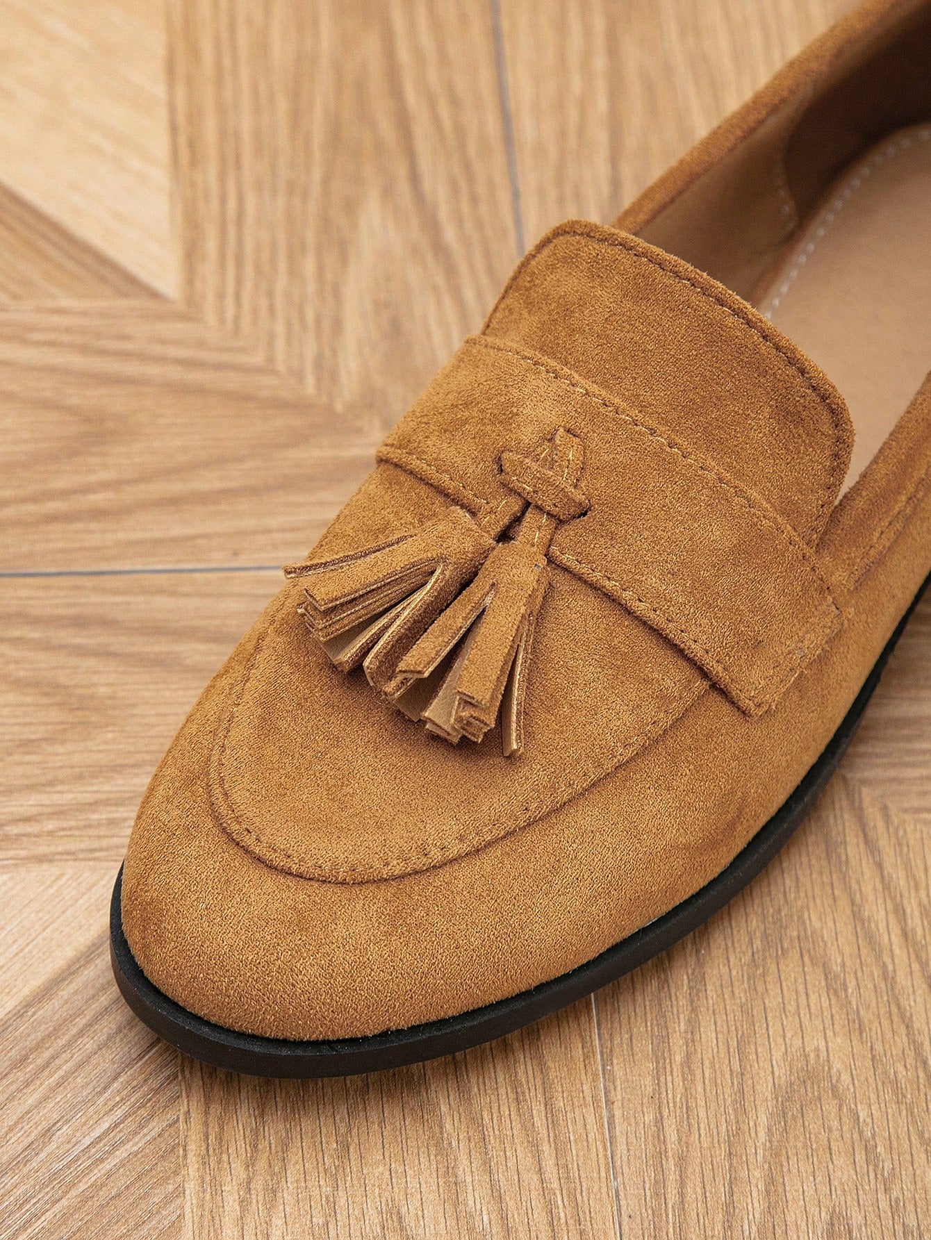 Ladies' Simple And Casual Round Toe Loafers With Tassels, Low Heel Comfortable Flat Shoes For Spring And Autumn