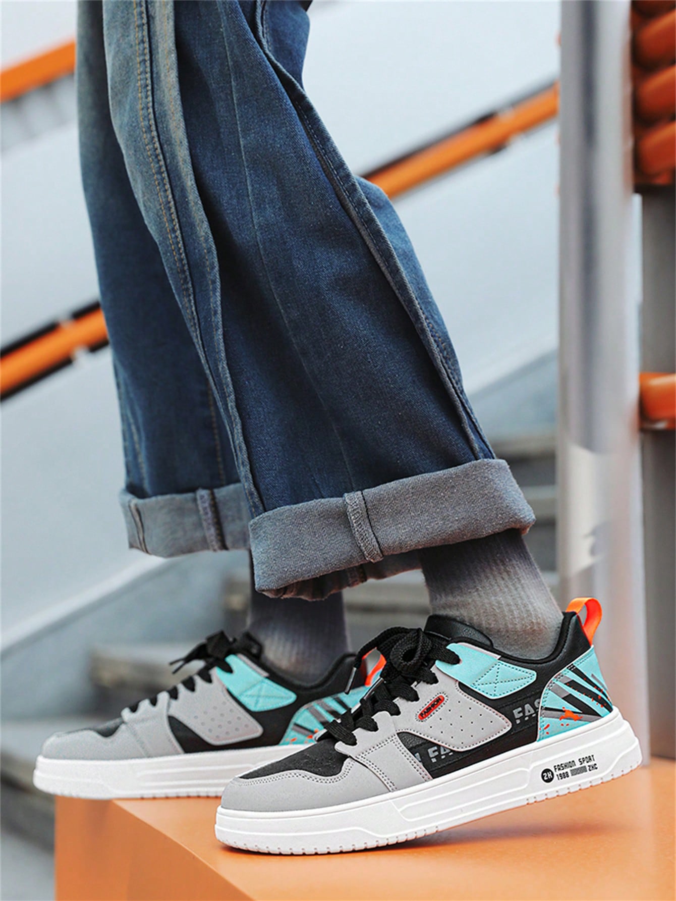 [Random Shoe Upper Lines]New Arrival Men's Leather Spliced Low-Top Color Block Skate Shoes For Students And Daily Wear