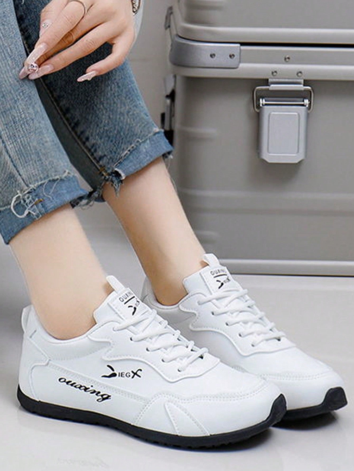 Fashionable And Versatile Female Sports Shoes With Personal Elegance, Gorgeousness, Cuteness, Academy Style And Trendy Sports Style, Lightweight, Anti-Skid, Breathable, Suitable For Hiking, Running, Fitness And Many Other Sports And Leisure Activities.