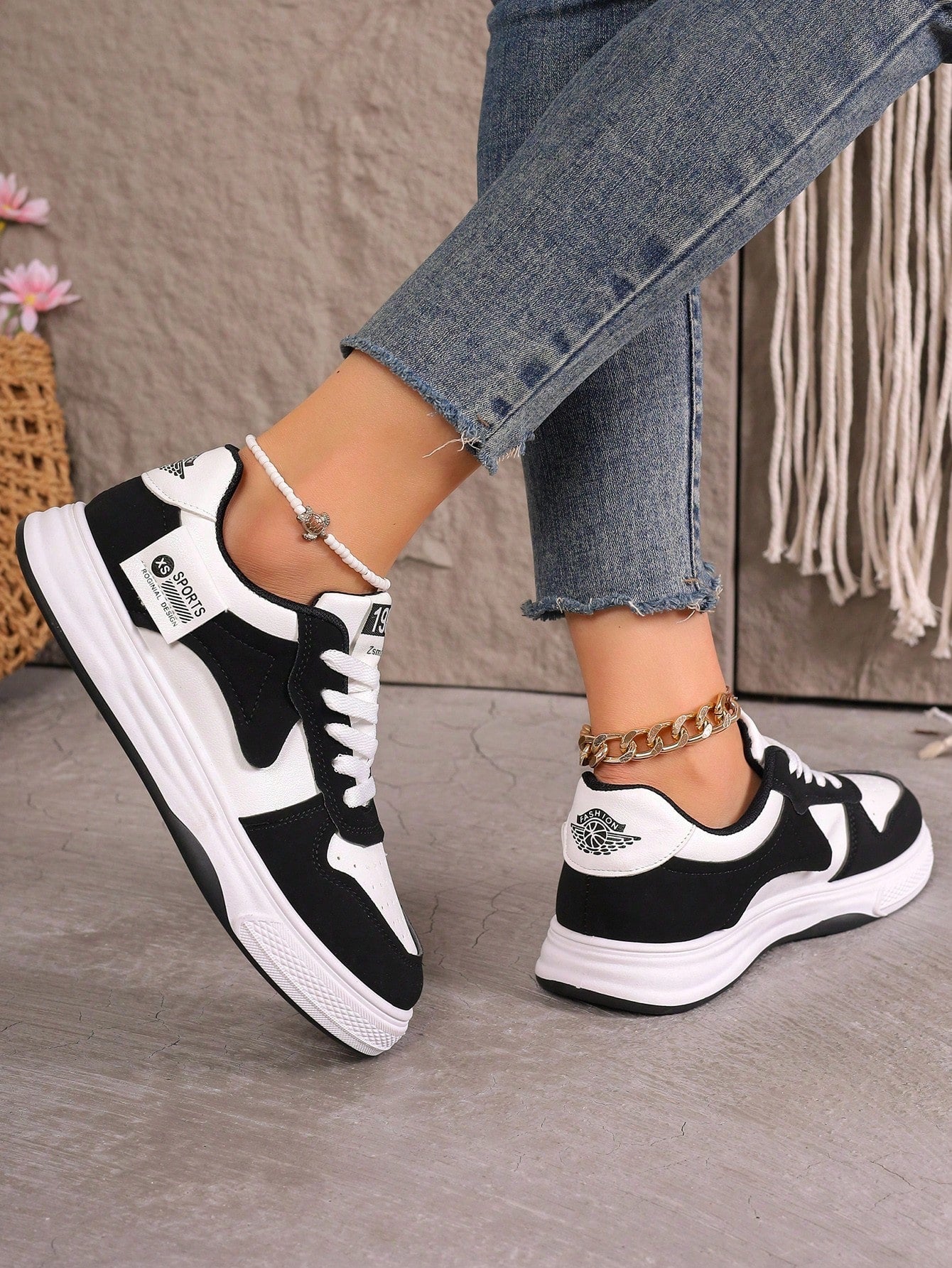 Black & White Spliced Breathable Low Top Thick-Soled Round Toe Student Shoes, Best Selling Trendy Street Style Cool Women's Casual Sports Shoes